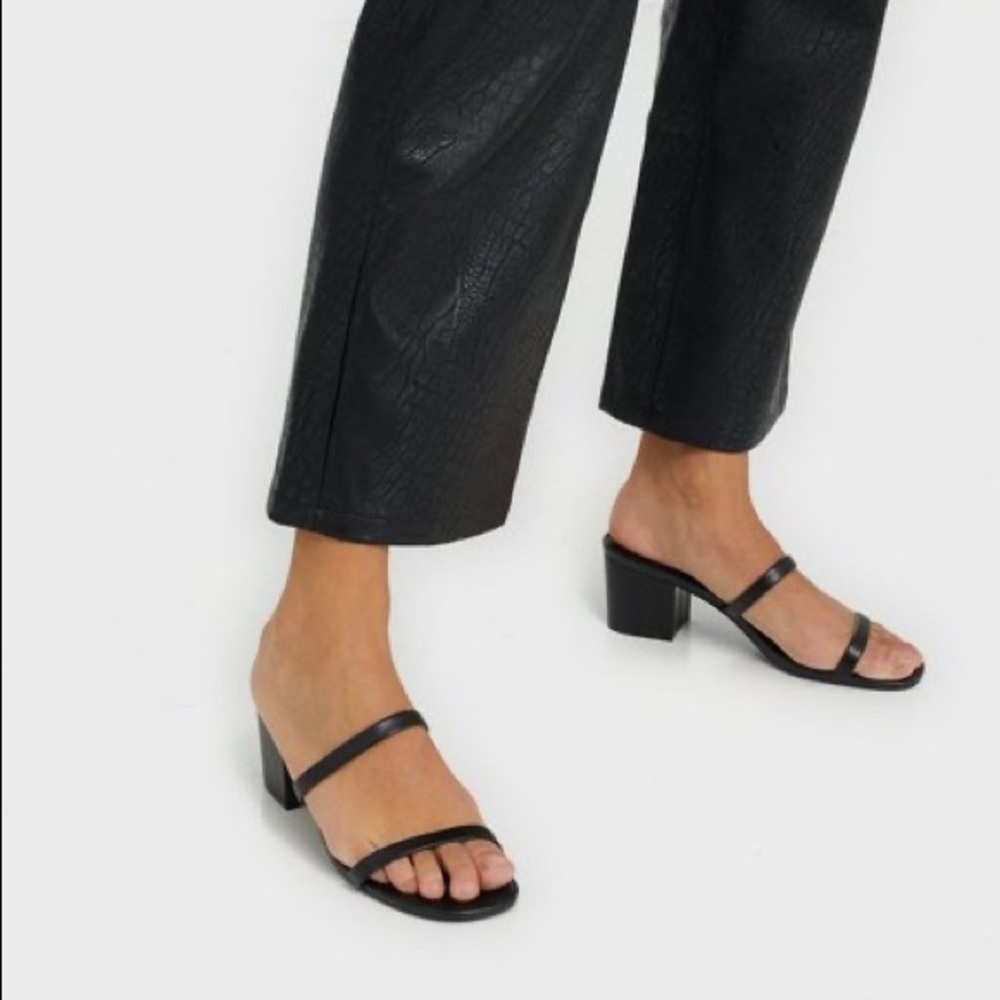 Steve Madden issy black sandal